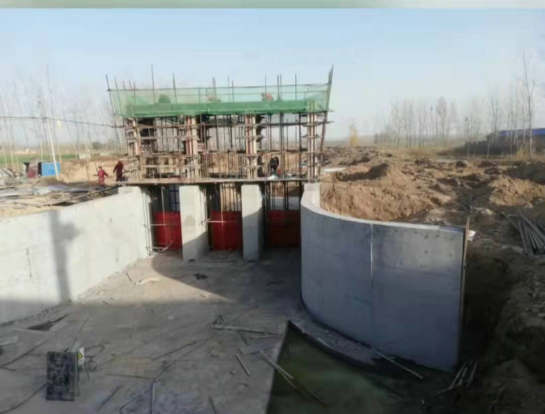 ���̰���